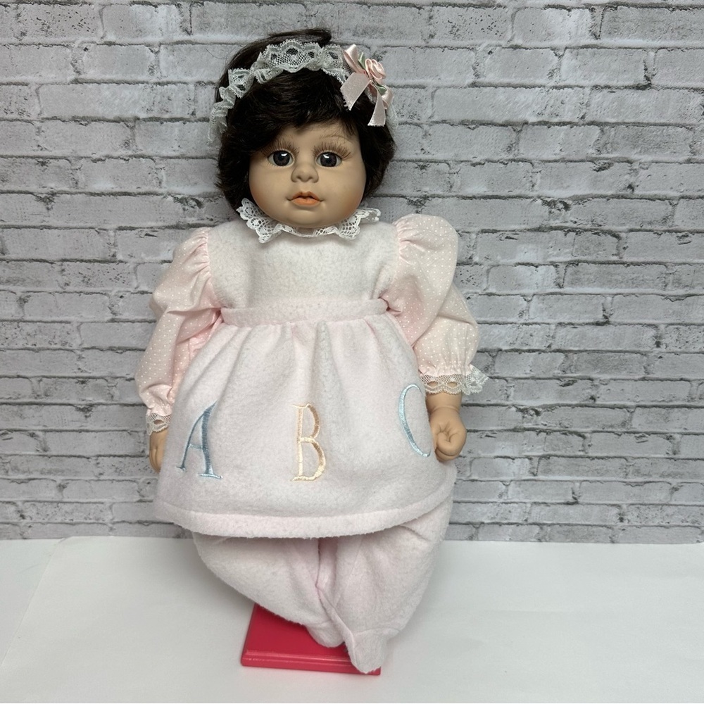 Heritage Mint Doll Brunette Jointed Cloth Body Vinyl Feet Hands 20" Weighted VTG